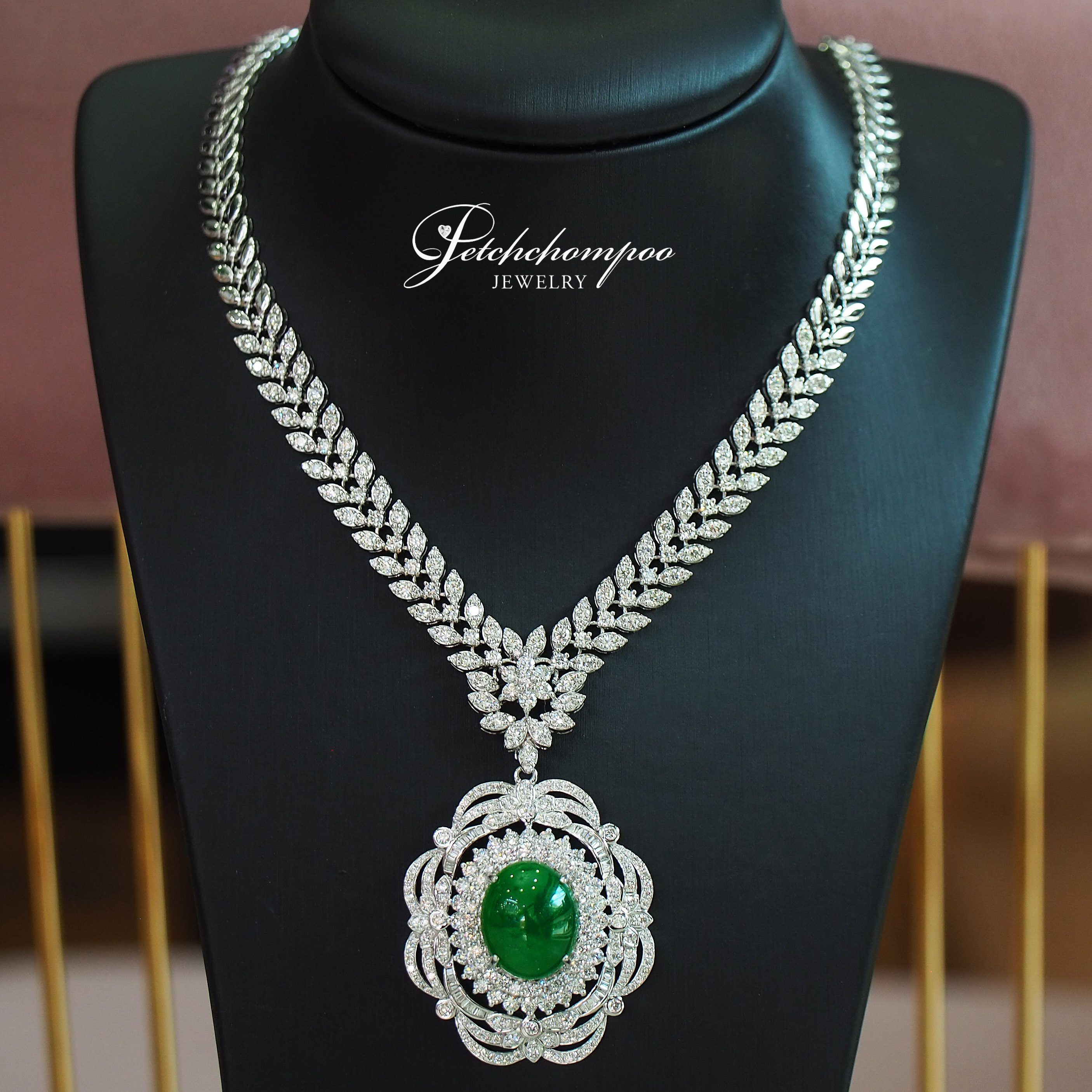 [26828] Jade with diamond Necklace Discount 429,000