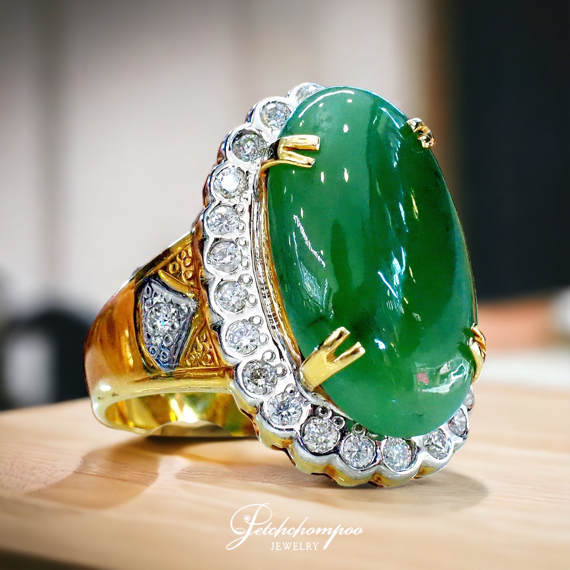 [27746] 15 karat Burmese jade ring set with diamonds  99,000 