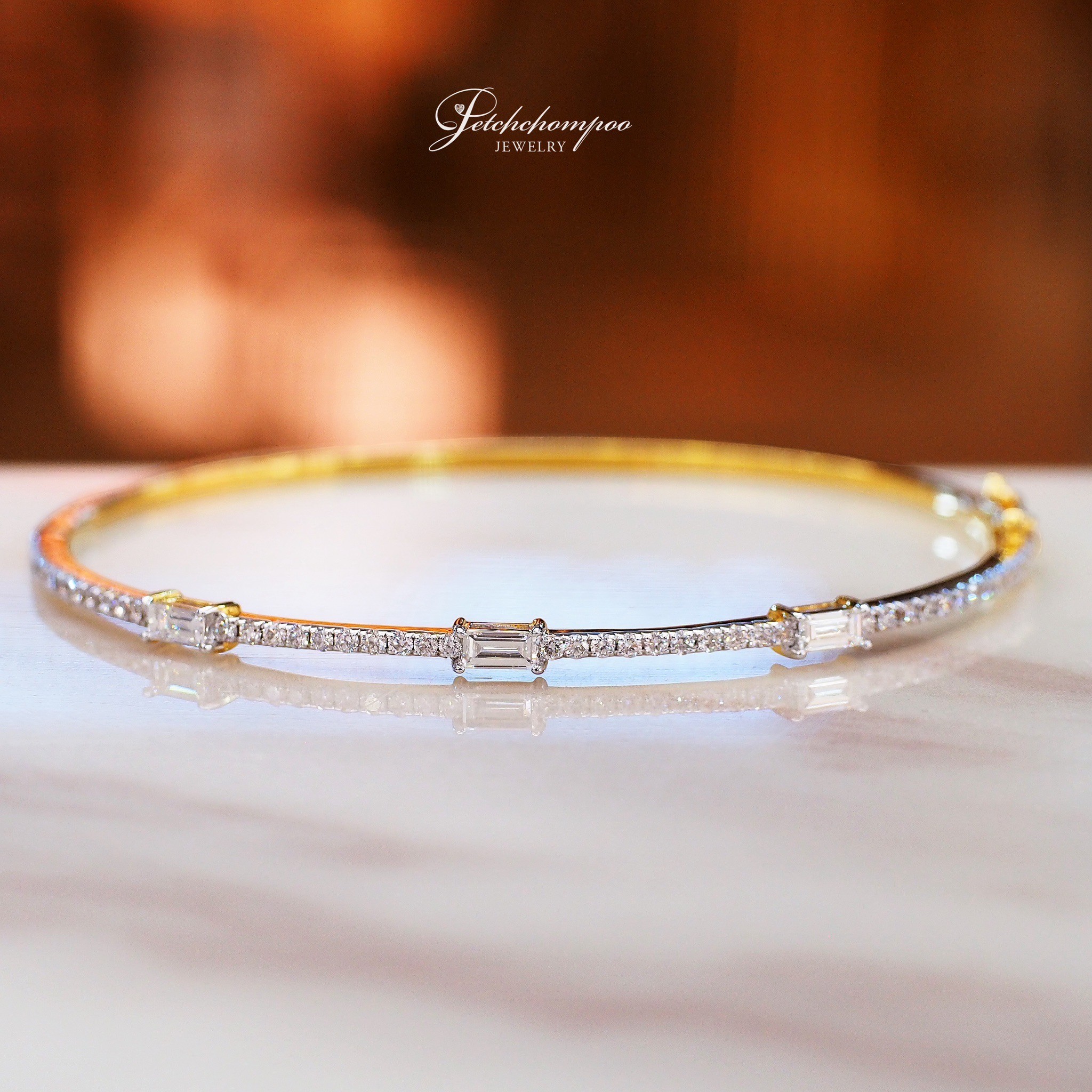 [28984] Diamond bangle  69,000 