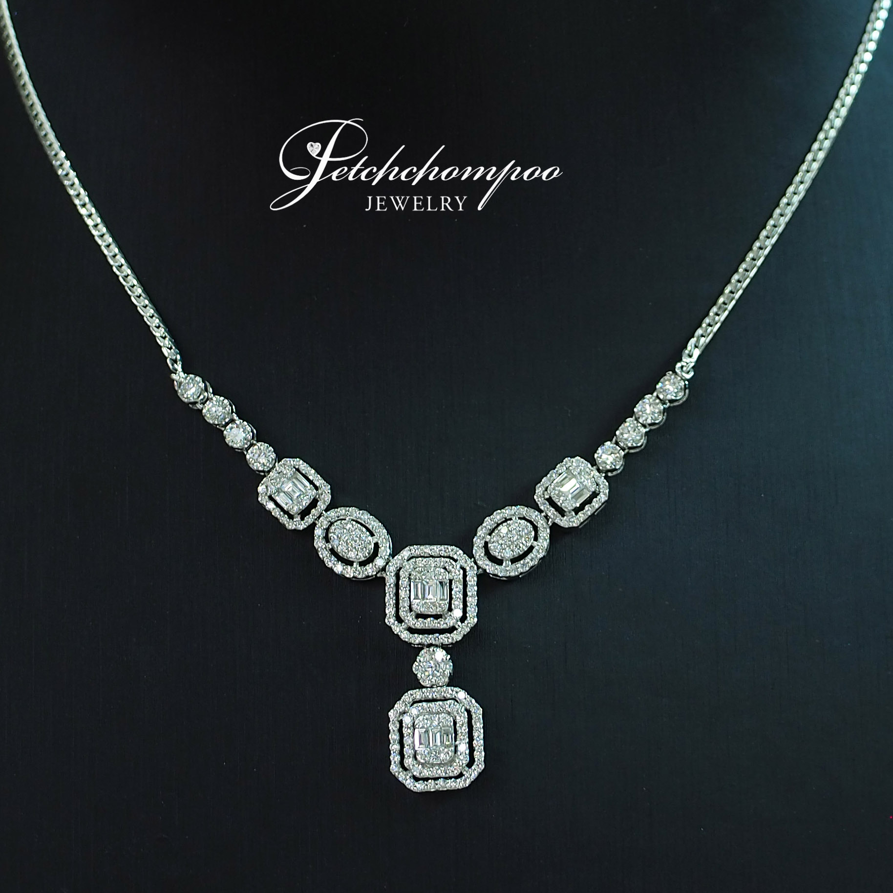 [26806] Diamond Necklaces Discount 99,000
