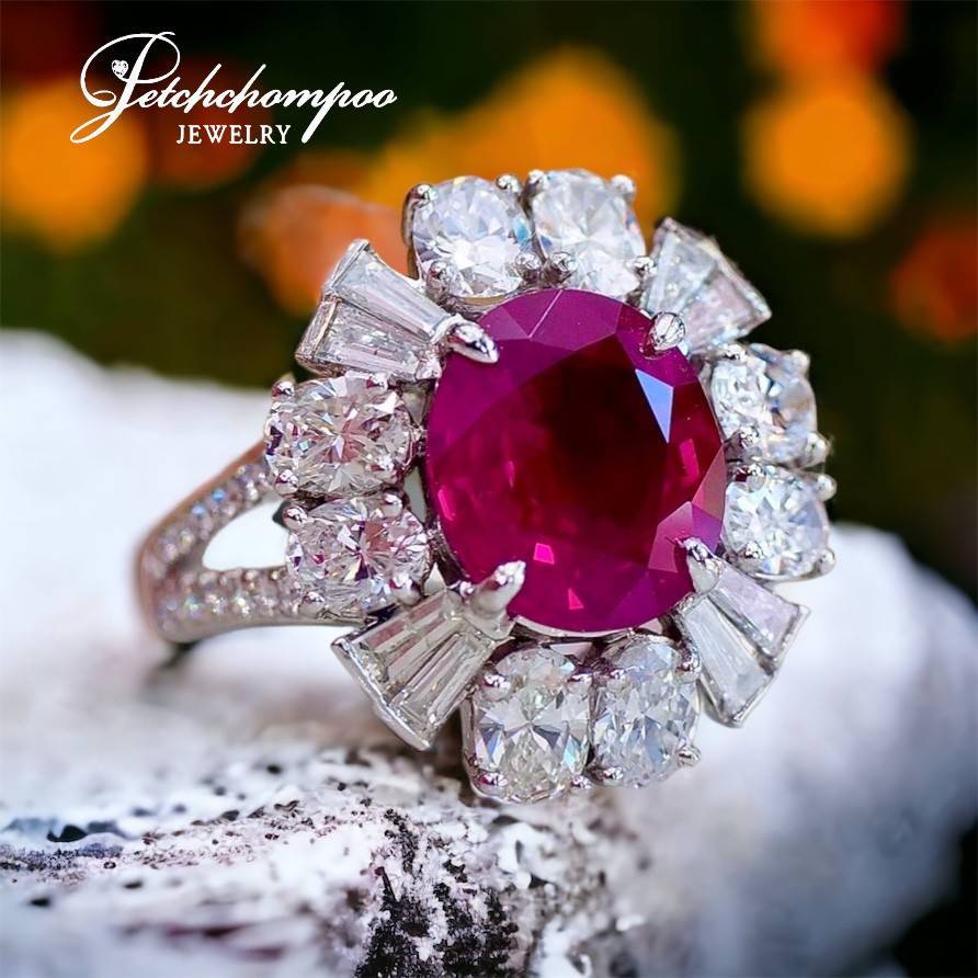 [25549] แหวนทับทิม พ ม่า 5.83 กะรัตล้อมเพชรเซอร์ GIA ลดราคาเหลือ 2,590,000