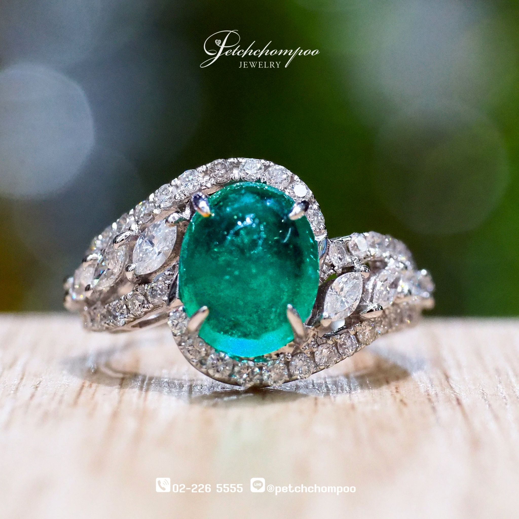 [25547] Emerald Bloom™ – Leaf-Inspired Diamond Halo Emerald 3.26 carat Ring  69,000 