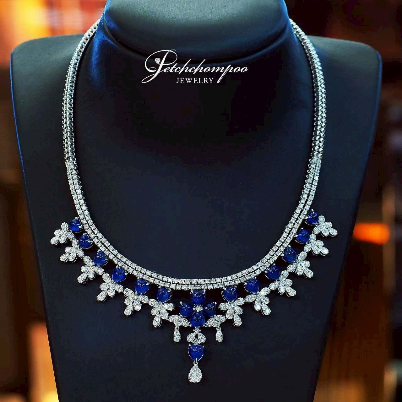 [28627] 16.37 carat blue sapphire necklace with diamonds  399,000 