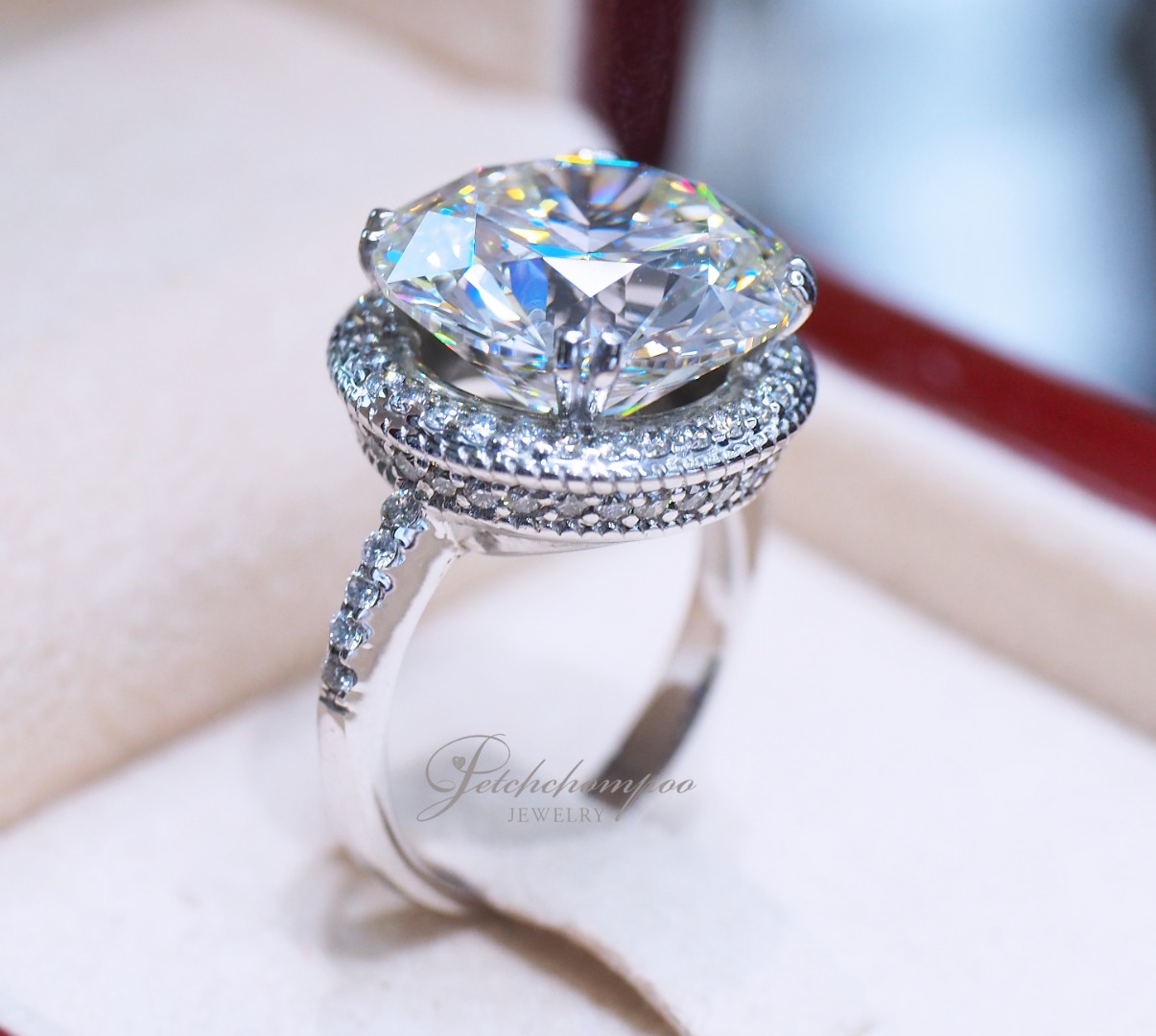 [024342] 10.57 Carat IGI Certificied Diamond ring Discount 6,850,000