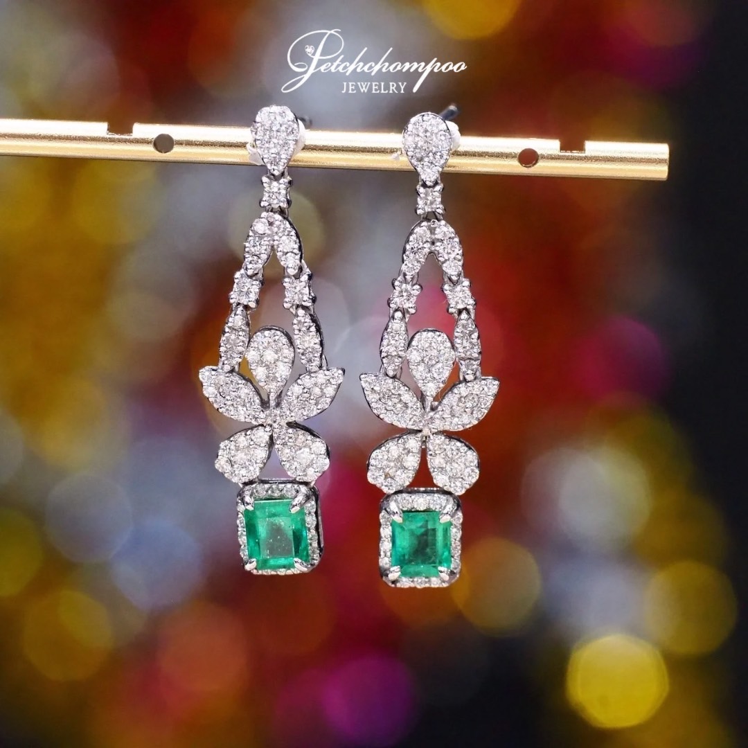 [27697] Colombian emerald earrings with diamonds  79,000 