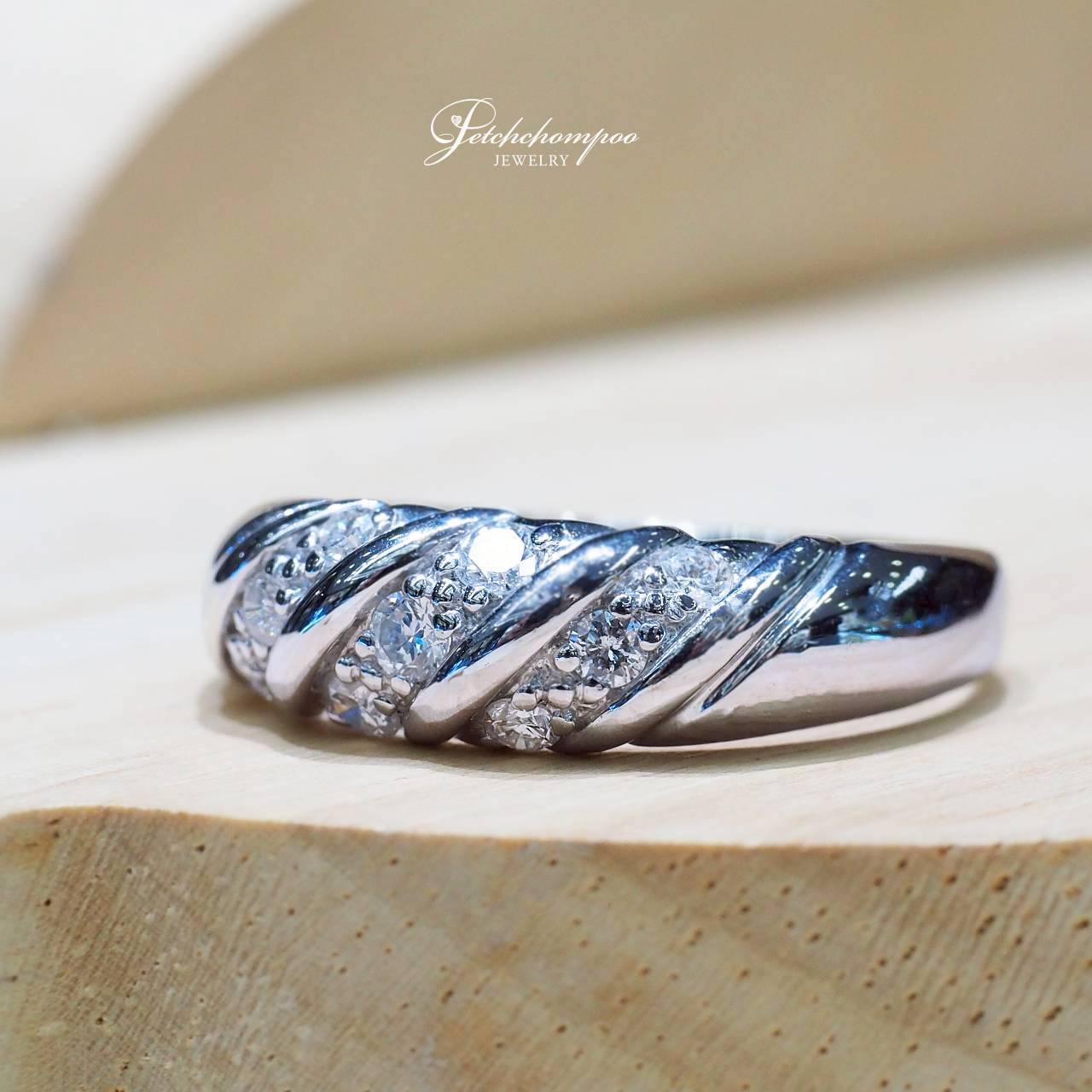 [30826] Eternal Wave Brilliance Diamond Ring, 0.33 carat  39,000 