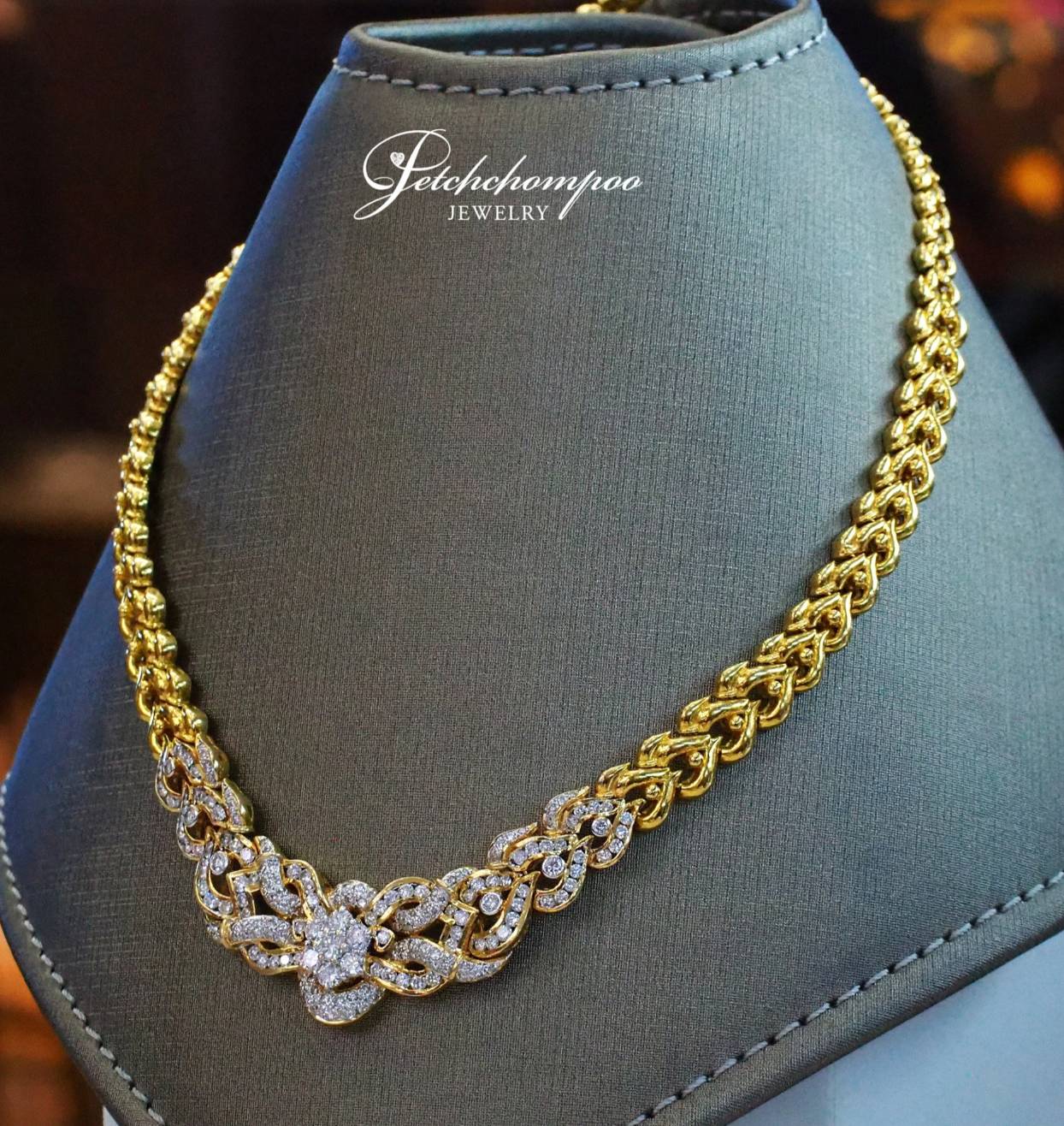 [29470] “Golden Embrace™” – 18K Braided Gold Necklace with 1.90 ct Diamonds | Sophisticated & Elegant Discount 299,000