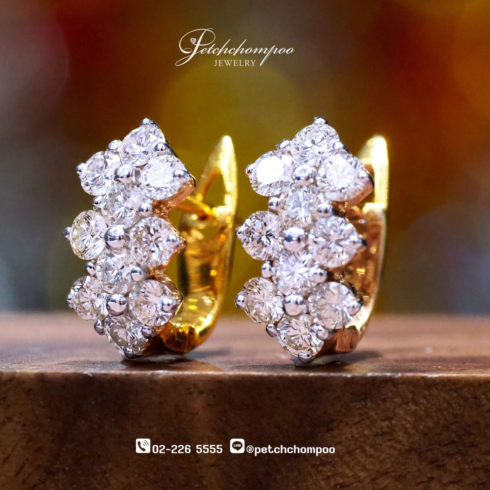 [30136] ต่างหู Diamond Cluster Embrace™ 1.59 กะรัต ดีไซน์โอบอ้อมแบบครึ่งวง  49,000 