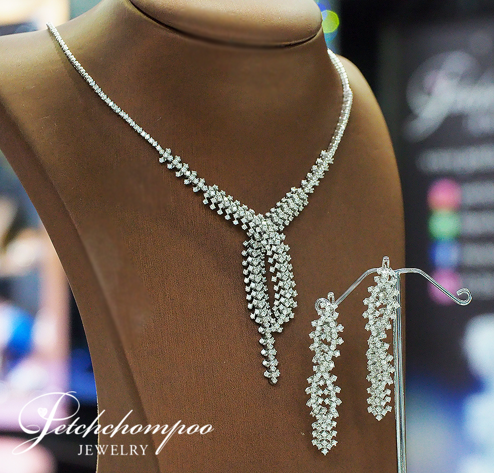 [024129] ชุดสร้อยคอ+ต่างหูเพชรระย้า  299,000 