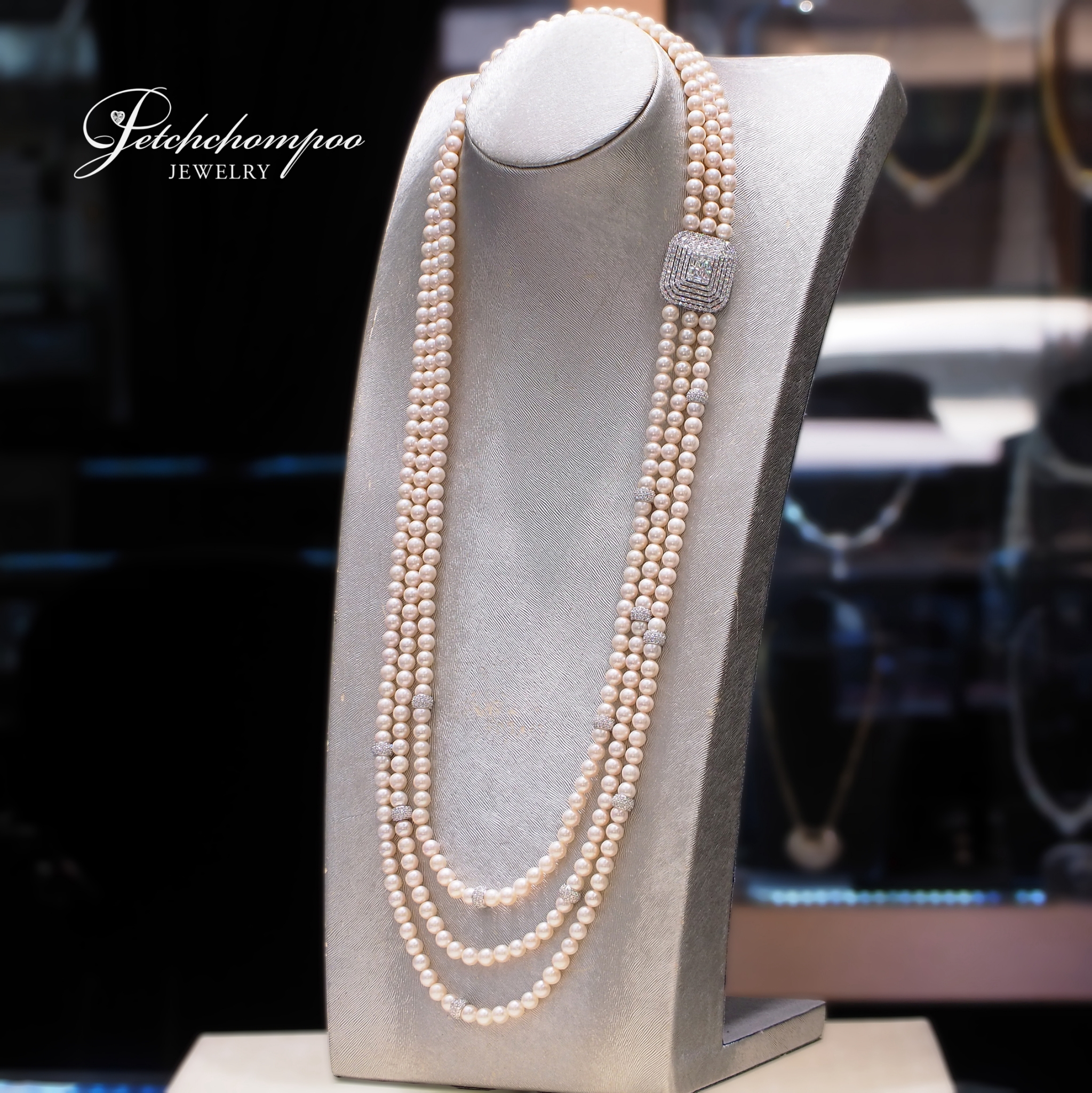 [31024] Long 3-strand pearl necklace "Empress Sparkling Model" decorated with 10.07 carats of real diamonds.  359,000 