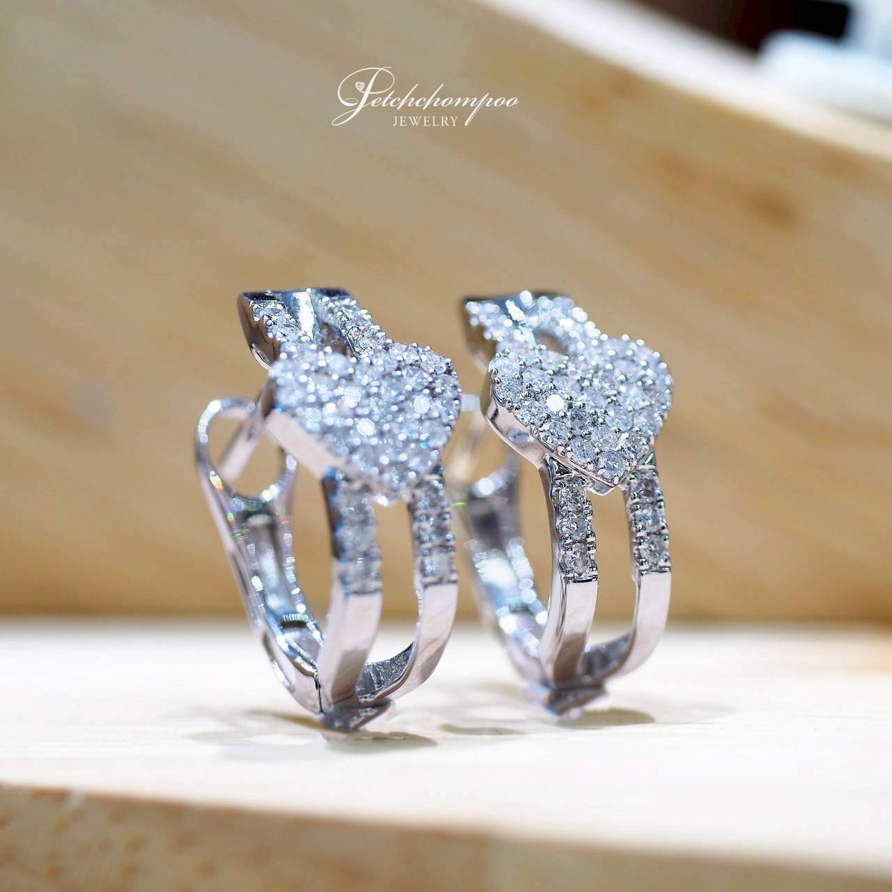 [30638] ต่างหูเพชรหัวใจ Radiant Heart Pavé Earrings ประกายพราว  39,000 