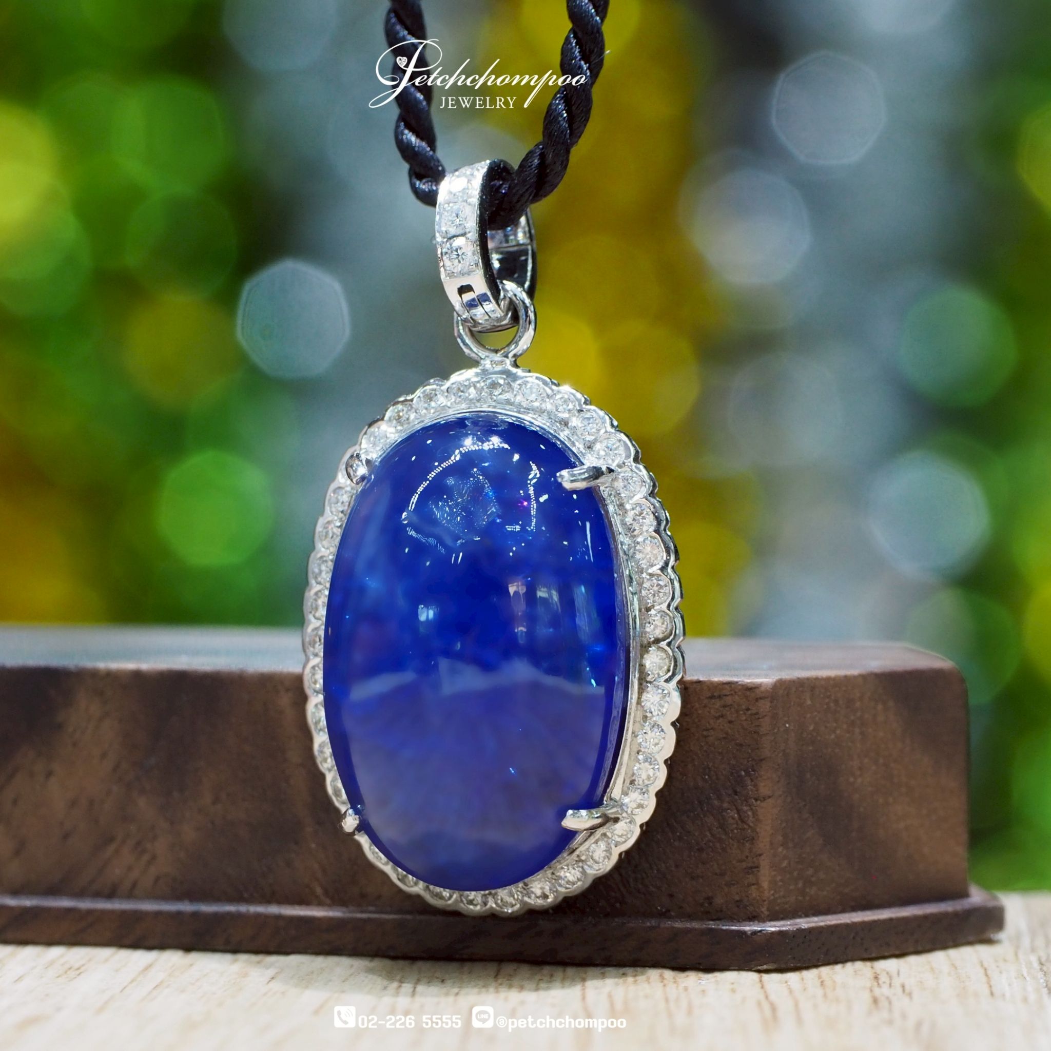 [022835] 30 Carats Blue Sapphire With Diamond Pendant  139,000 