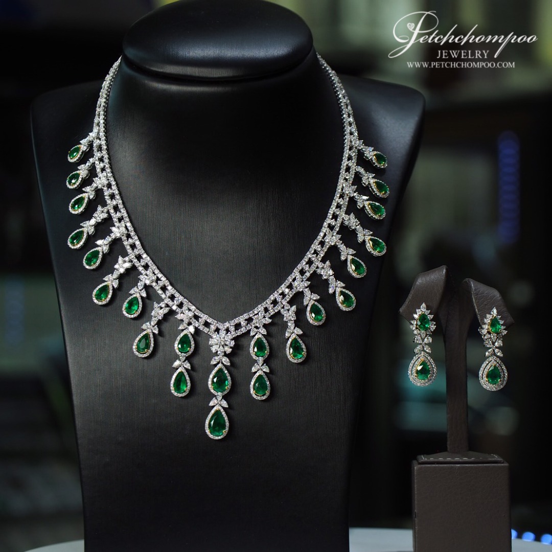[25178] Co lum bia Emerald Set Necklace and Earring  1,990,000 