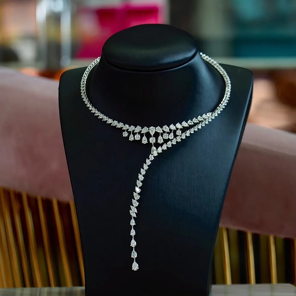 [27030] Celestial Cascade™ สร้อยเพชรย้อยปลายระย้า 22.79 กะรัต ลดราคาเหลือ 899,000
