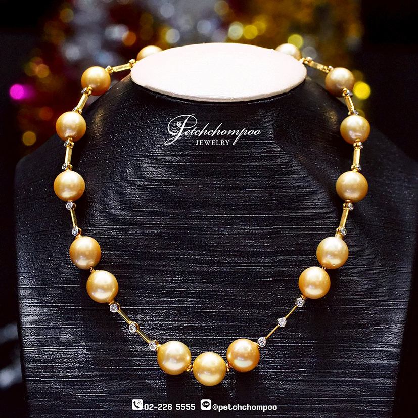 [28574] Golden Southsea pearl necklace with diamonds  189,000 
