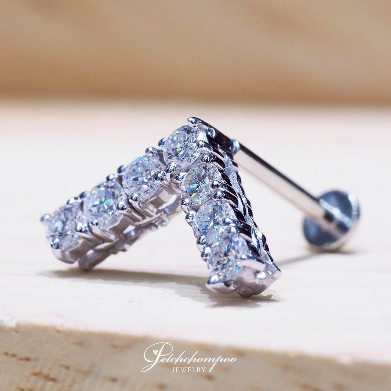 [30849] Starlight Curve  0.21 กะรัต Ear Piercing Diamond  19,000 