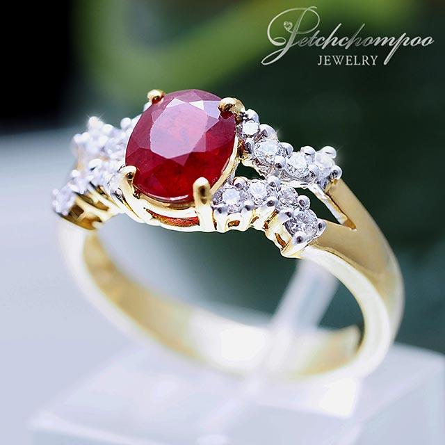 [018645] แหวนทับทิมพม่าฝังเพชร ลดราคาเหลือ 35,000