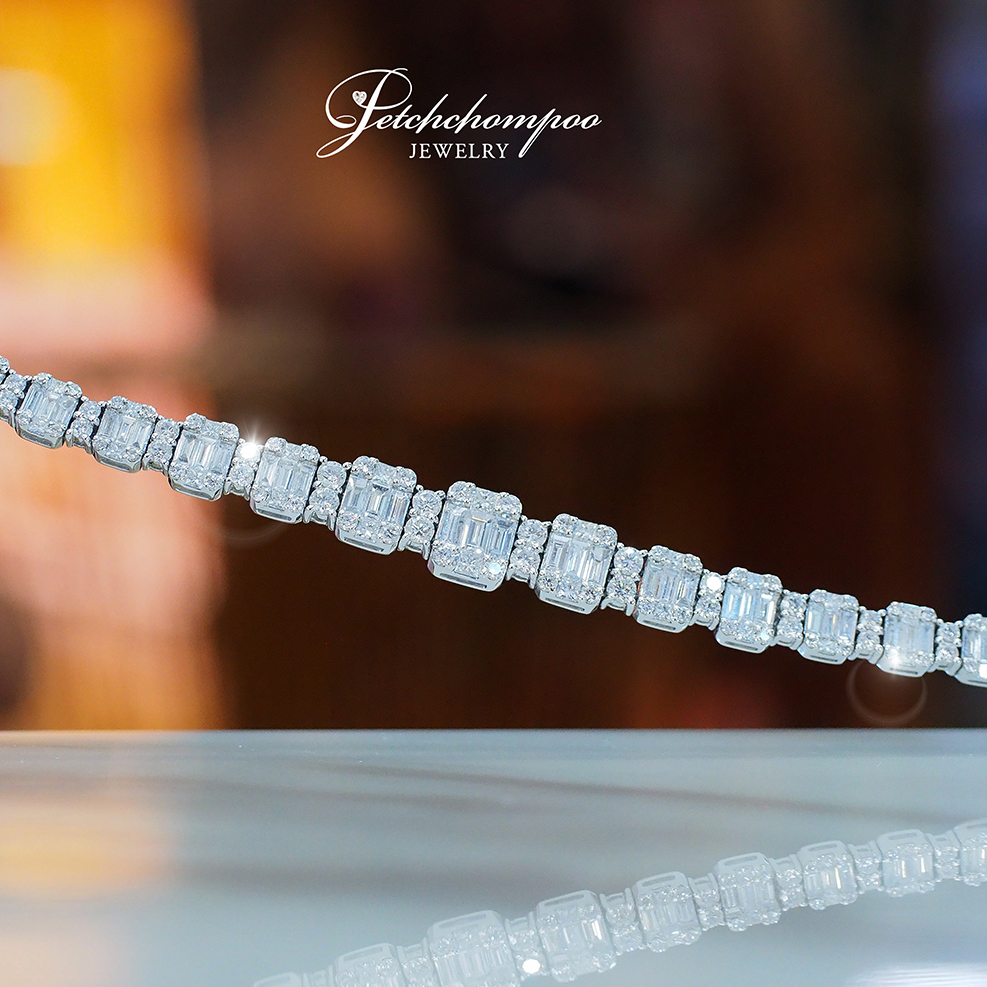 [27209] diamond bracelet 7.47 carats  259,000 