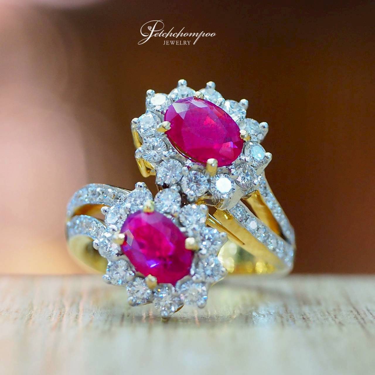 [30595] แหวนทับทิมสยาม Siam Ruby Blossom Duo 1.86 กะรัต คู่ ล้อมเพชรดีไซน์กลีบบาน  89,000 