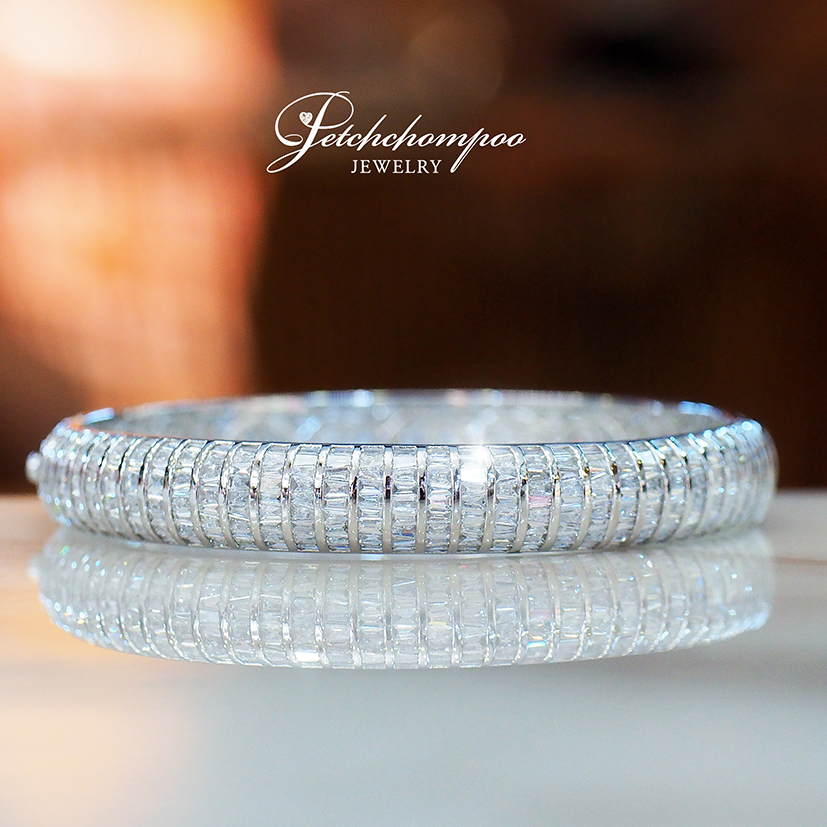 [27206] diamond bangle 9.80 carats  390,000 