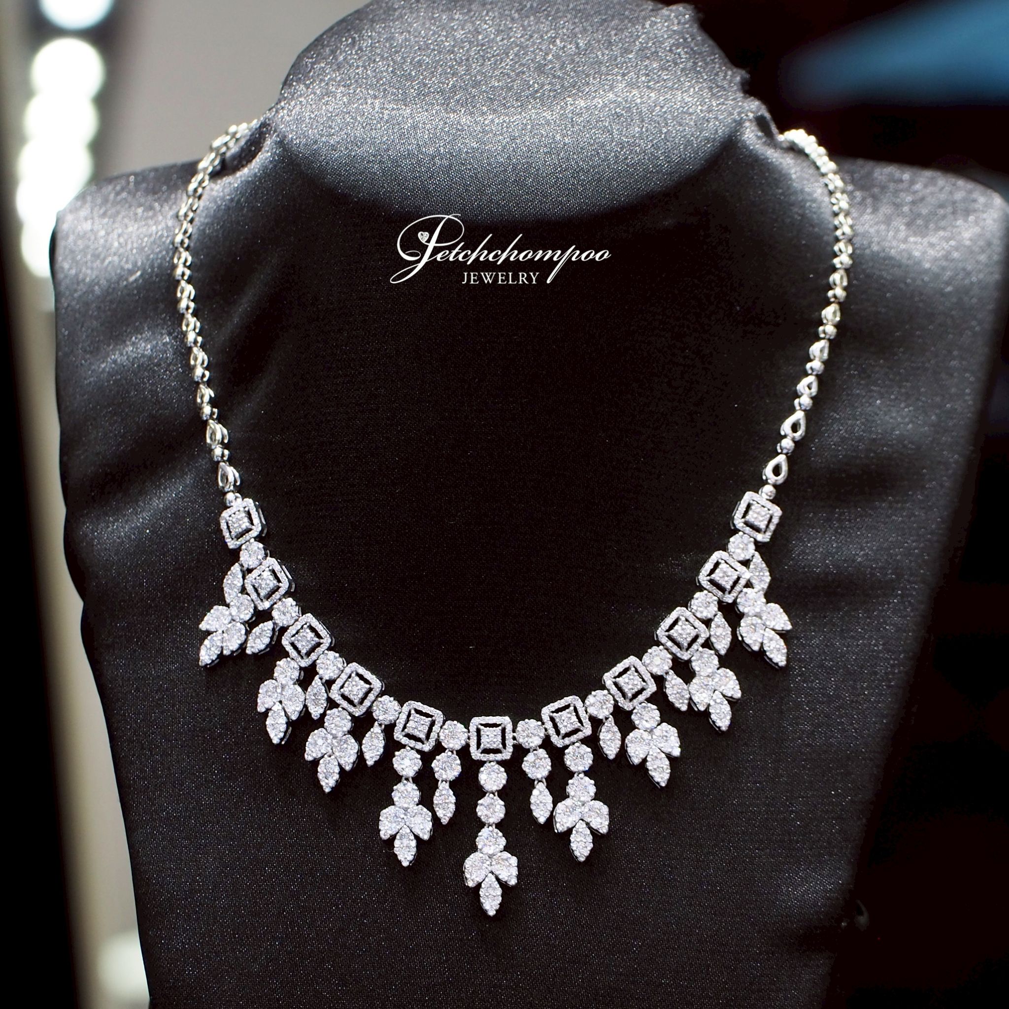 [28128] Celestial Vine™ สร้อยเพชร 6.34 กะรัต ลายใบไม้สี่เหลี่ยม  259,000 