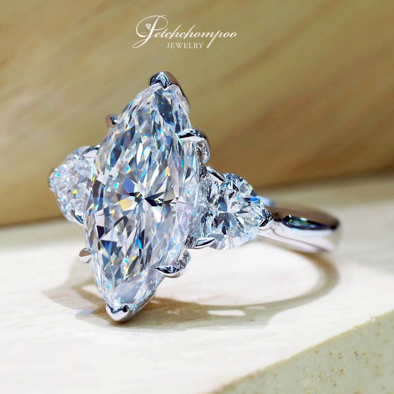 [30700] แหวนเพชรมาคีร์ Celestial Marquise Embrace 5.02 กะรัต ล้อมเพชรหัวใจ | G color GIA ลดราคาเหลือ 3,390,000