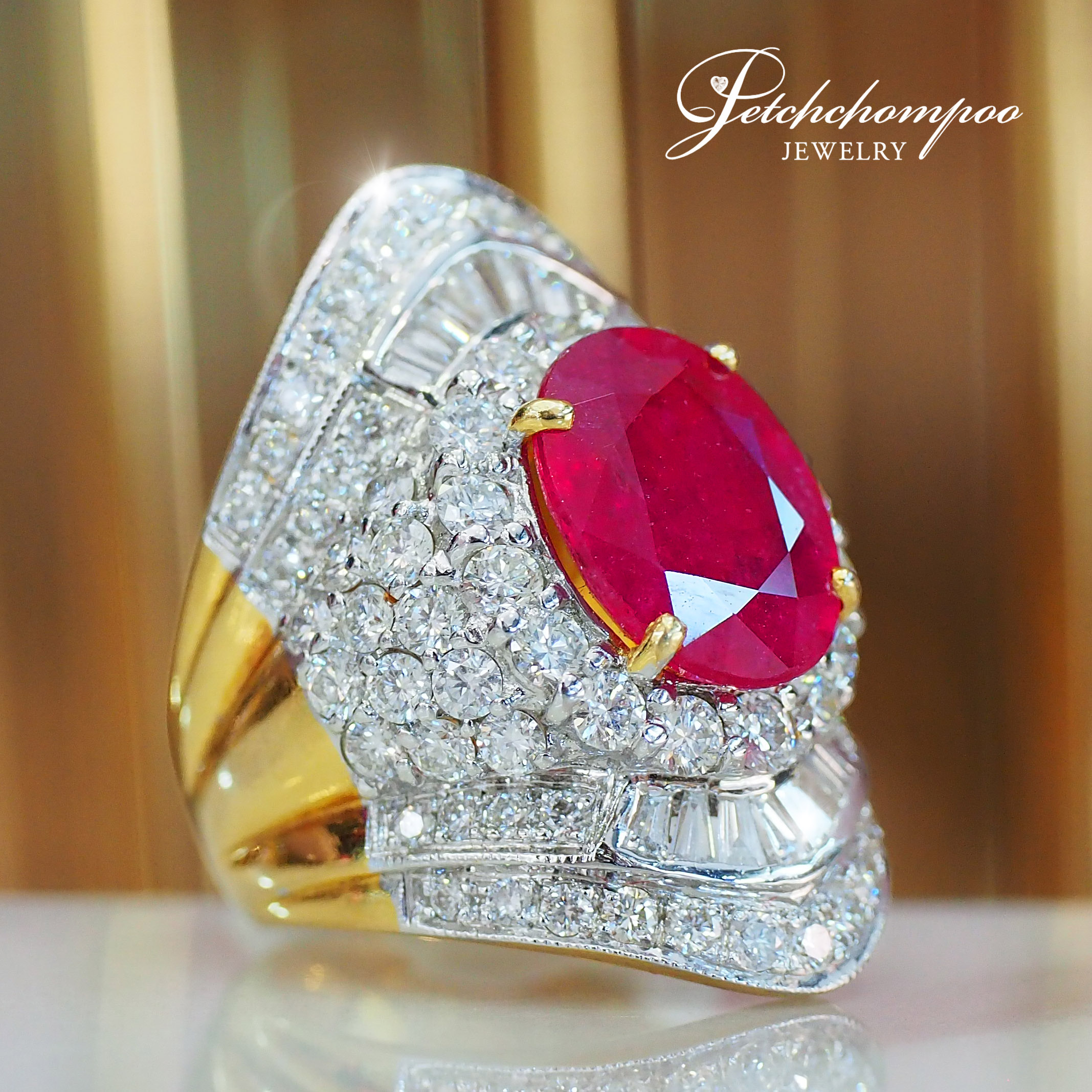 [27119] Mozambique ruby ring set with diamonds, IGL certificate  89,000 