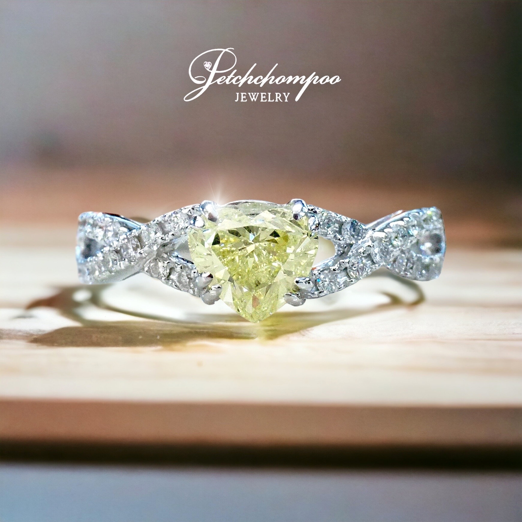 [27583] Fancy yellow heart diamond ring 0.92 ct.  89,000 