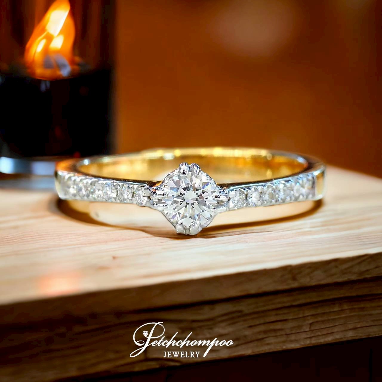 [28346] diamond ring, 0.33 carats  29,000 