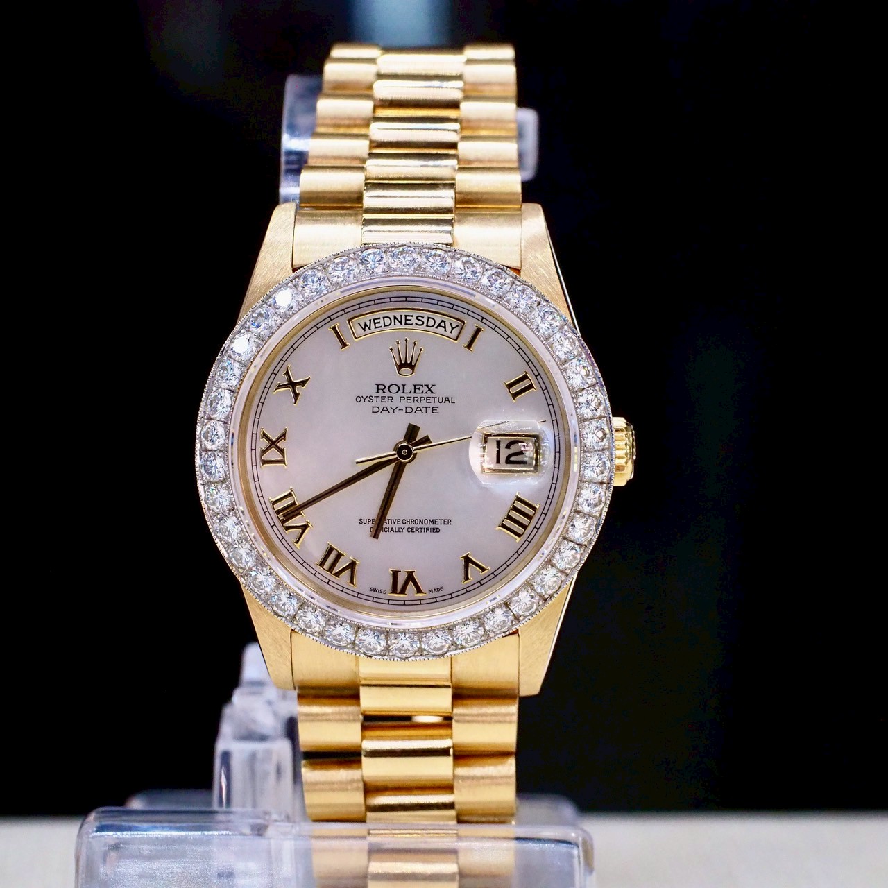[29871] Rolex Day-Date Ref.18238 yellow gold – Mother of Pearl Dial with Diamond Bezel  639,000 