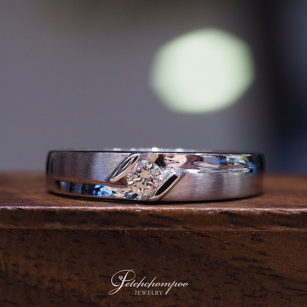 [30921] Men's diamond ring, 0.10 carat.  39,000 