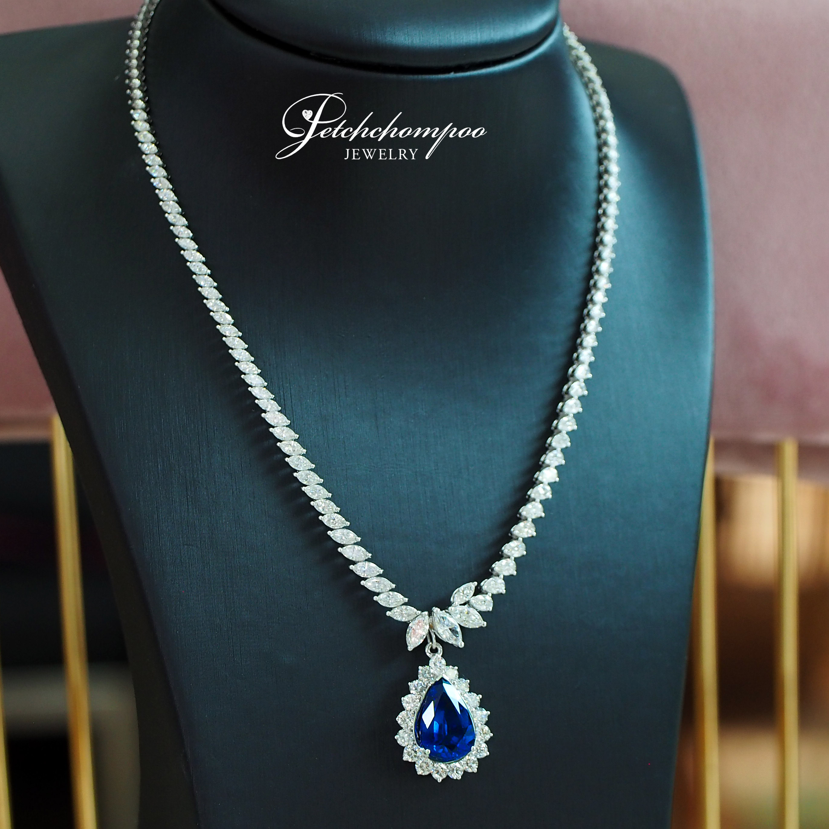 [26779] 7.14 Carat Royal blue ceylon Sapphire with AIGS certificate Necklace  990,000 