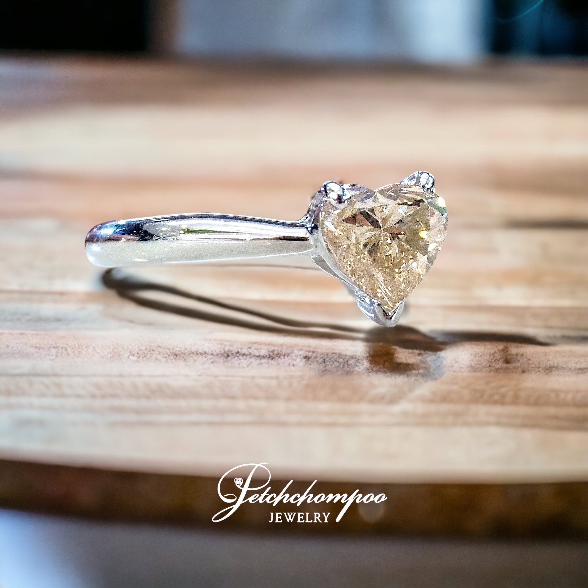[27582] 1-carat heart-shaped champagne diamond ring  89,000 