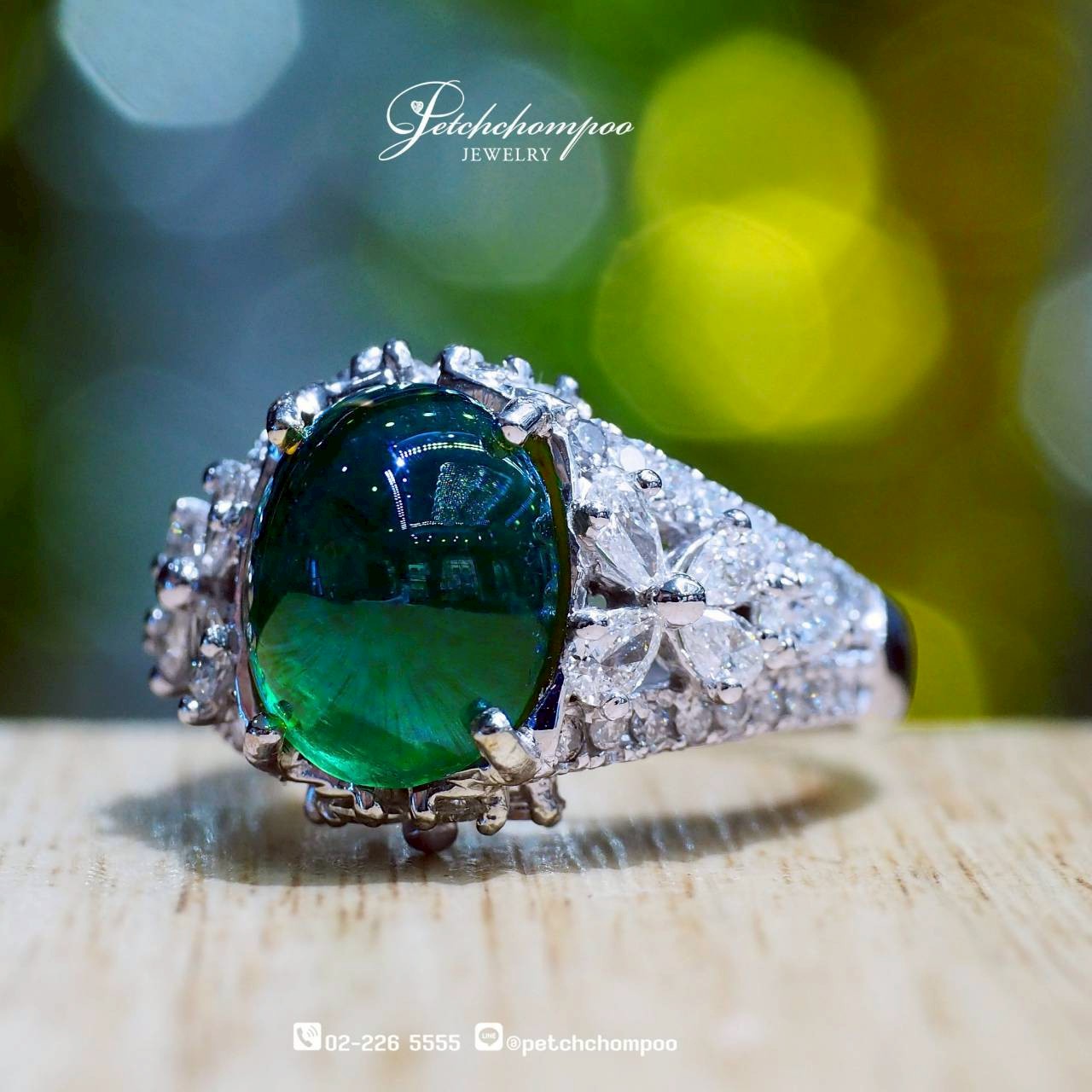 [30202] Zambian Emerald Cabochon™ Ring 4.57 Carats with Diamond  99,000 
