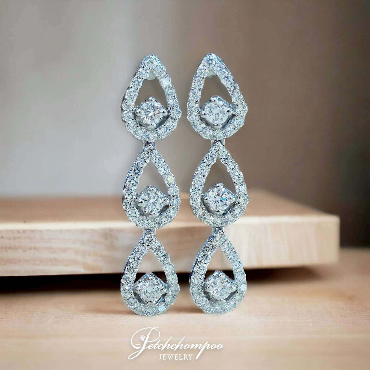 [28715] Diamond chandelier earrings  69,000 