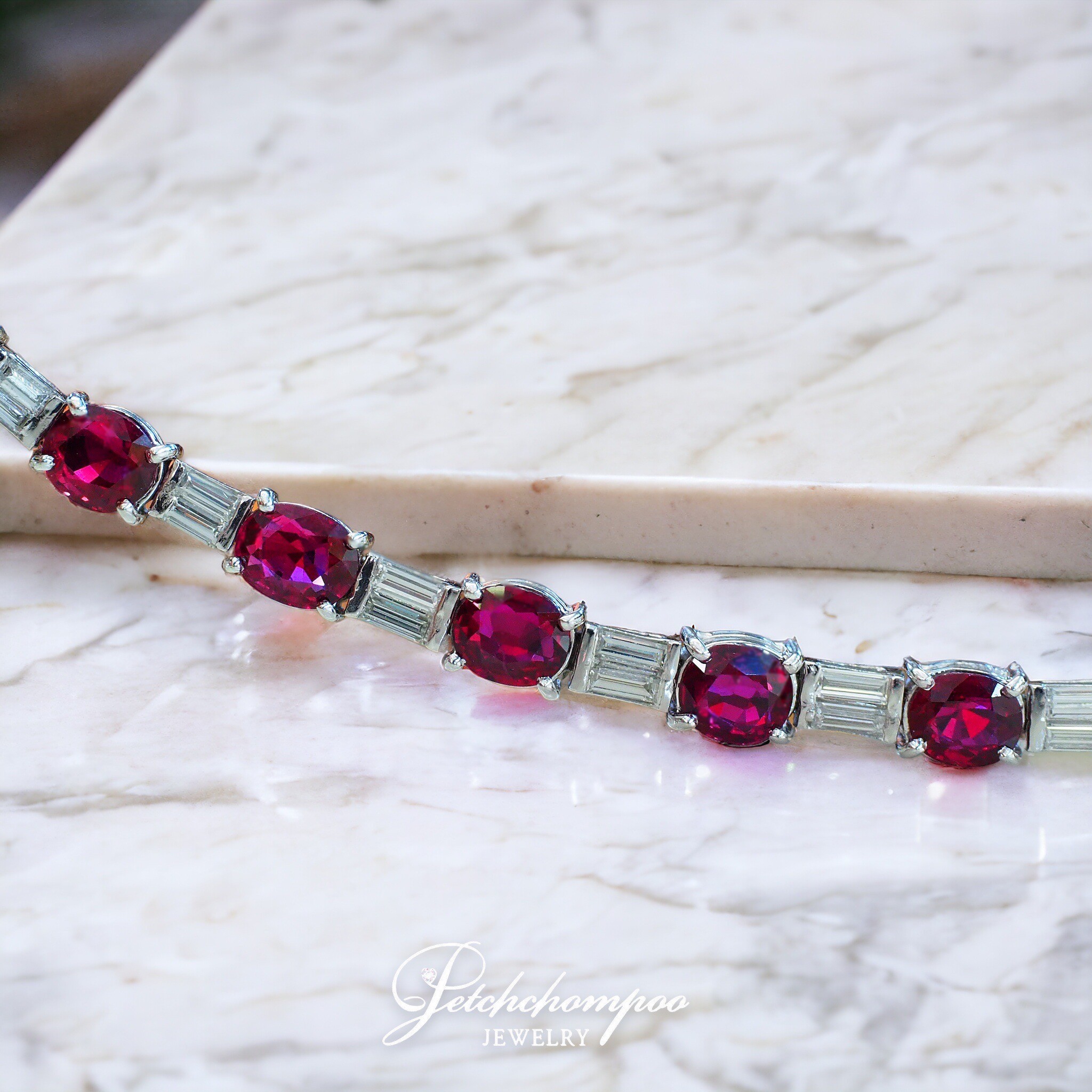 [29241] Unheated siam ruby and diamond  bracelet  1,090,000 