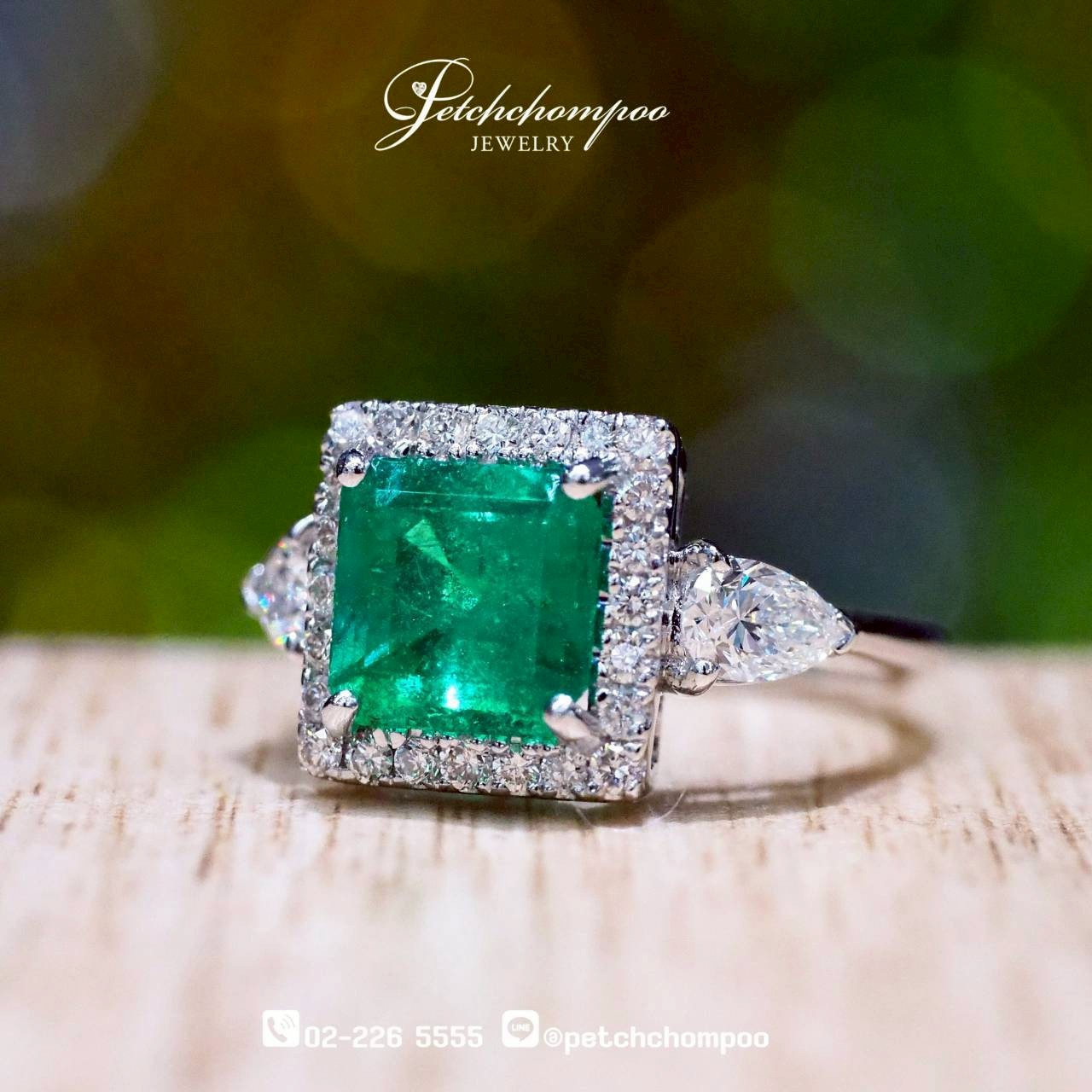 [30087] Verdant Flame™ Colombian Emerald 1.73 carat & Diamond Ring  | IGL  79,000 