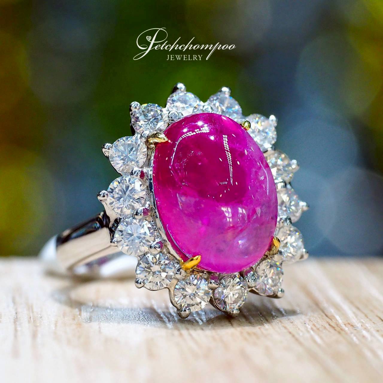 [30423] แหวนทับทิมกิมบ่เซี่ยงหลังเบี้ยพม่า Heritage Radiant Lotus™ 8.57 กะรัต ล้อมเพชร  89,000 