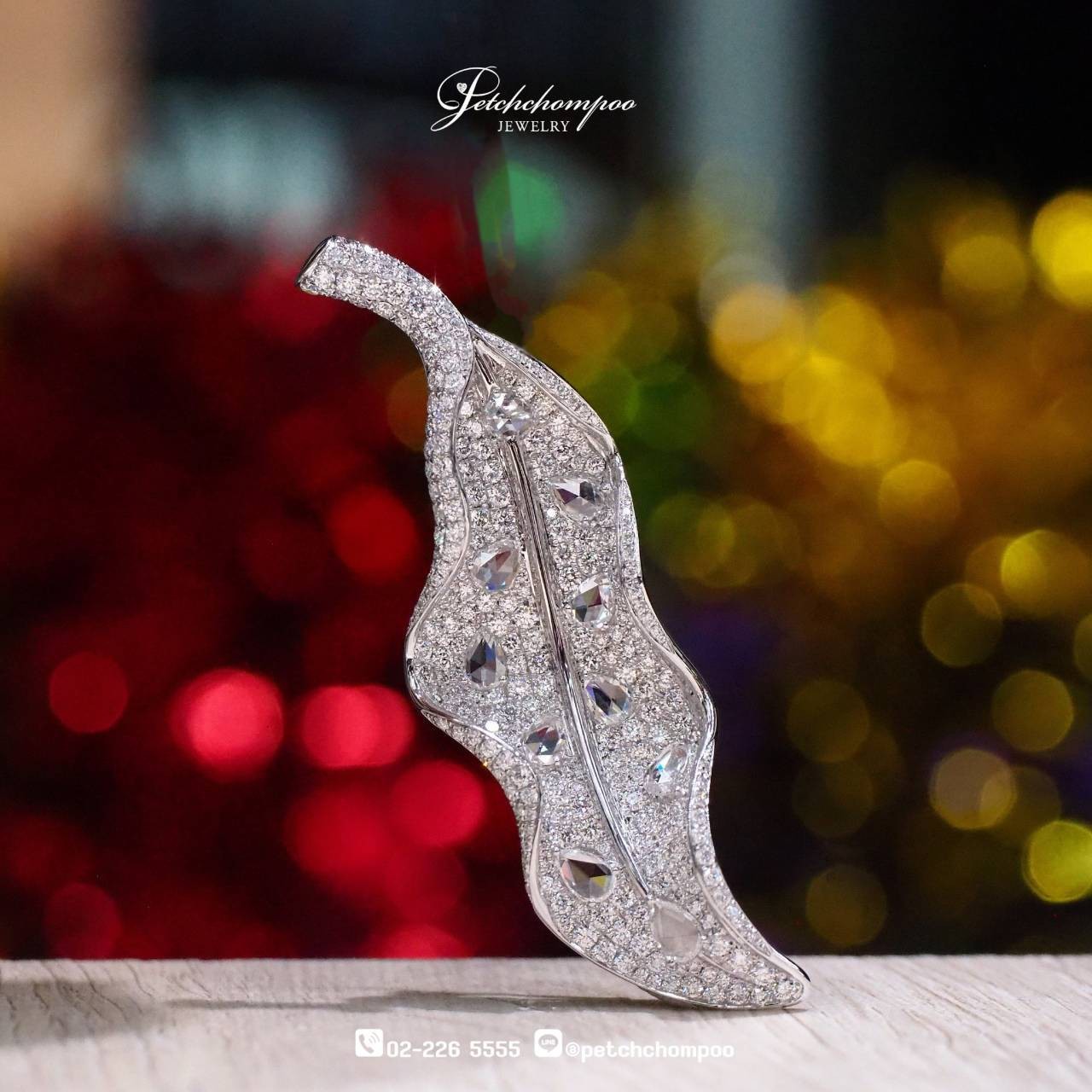 [29801] Ethereal Leaf – 4.12 Carat Diamond Leaf Brooch  199,000 