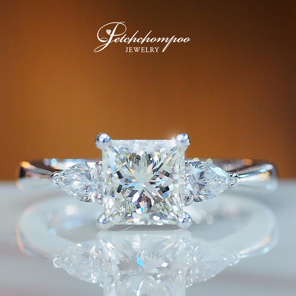 [28514] “Trinity Spark™” Princess Cut Diamond Ring 2.11 Carats  | I / VVS1 / 2EX / HKD Discount 399,000