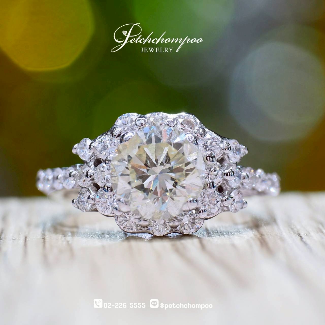 [30268] Brilliance Bloom™ Center Diamond 2.01 ct with Diamond Discount 259,000