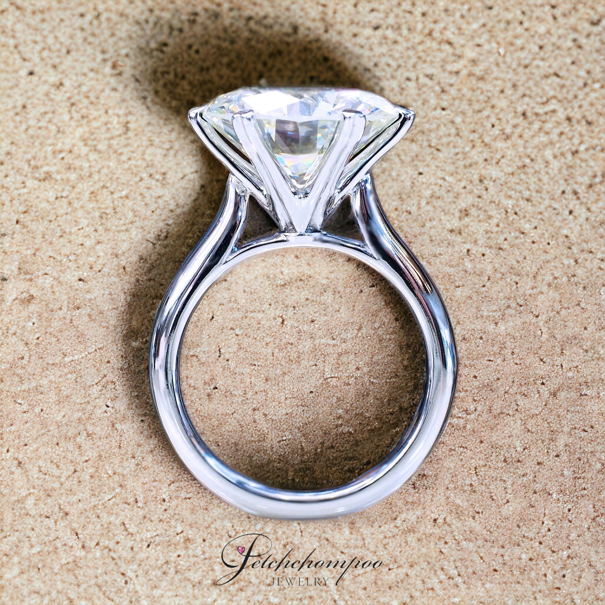[29358] Regal Solitude™7.52 carat Ring – Unspoken Grandeur | L / VS1 / HRD Discount 2,590,000