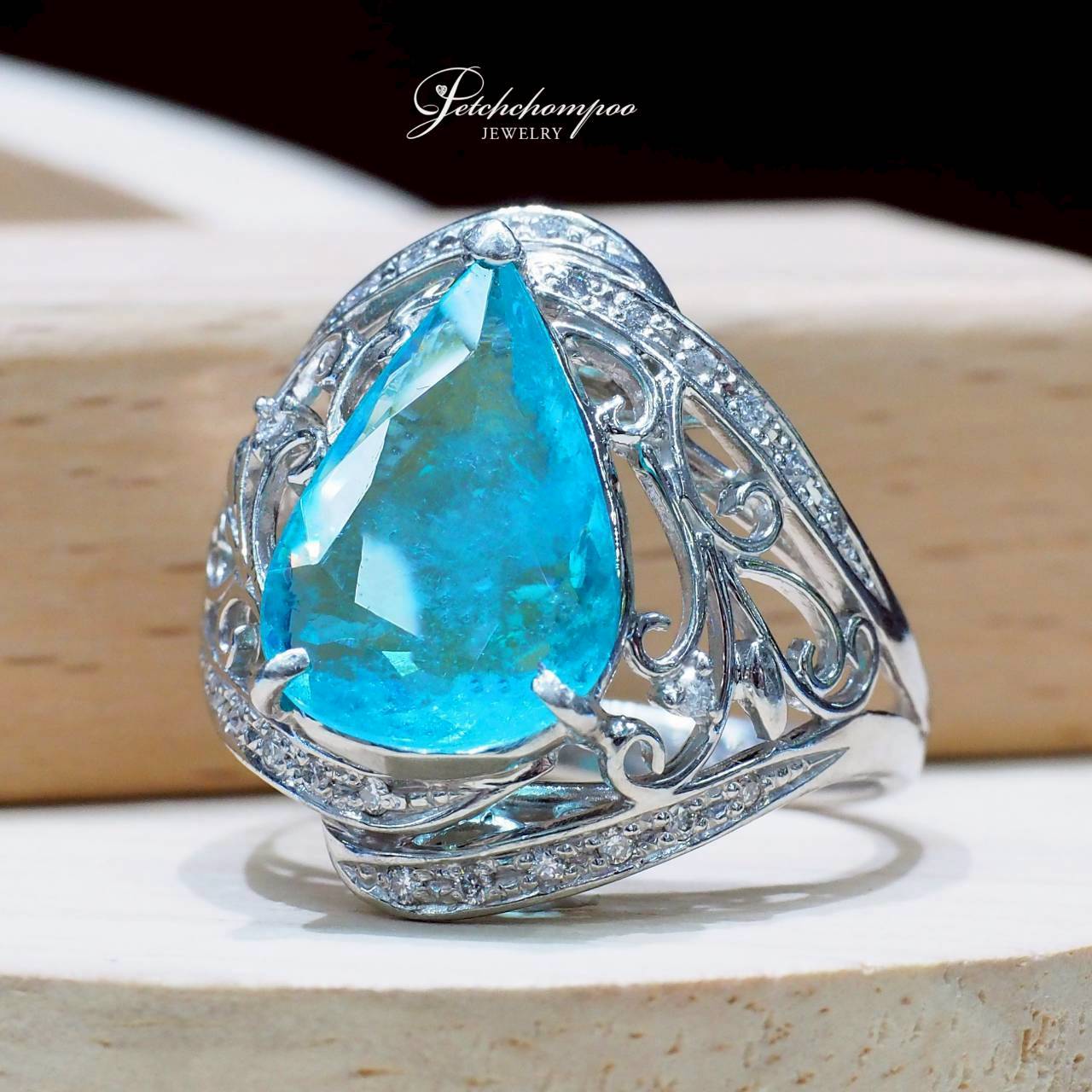 [30793] แหวน Paraiba Tourmaline Neon Ocean Whisper 2.73 กะรัต ฝังเพชร | GFCO  149,000 