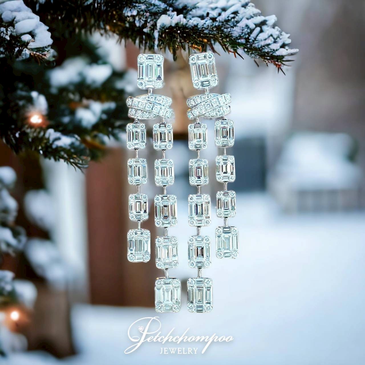[28445] Diamond chandelier earrings, 4.10 carats  189,000 