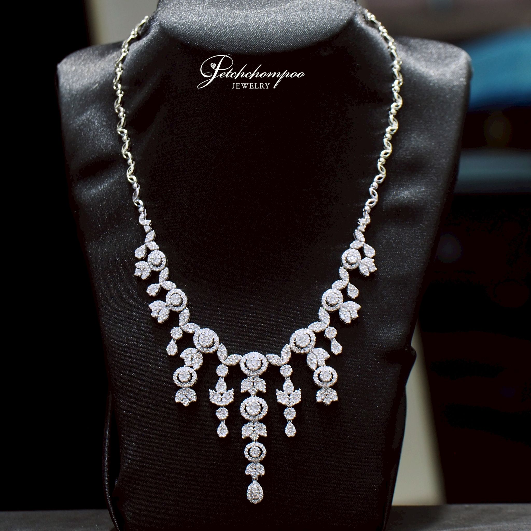 [27975] Celestial Cascade™ สร้อยเพชร 9.28 กะรัต ลวดลายระย้าหรูหรา  390,000 