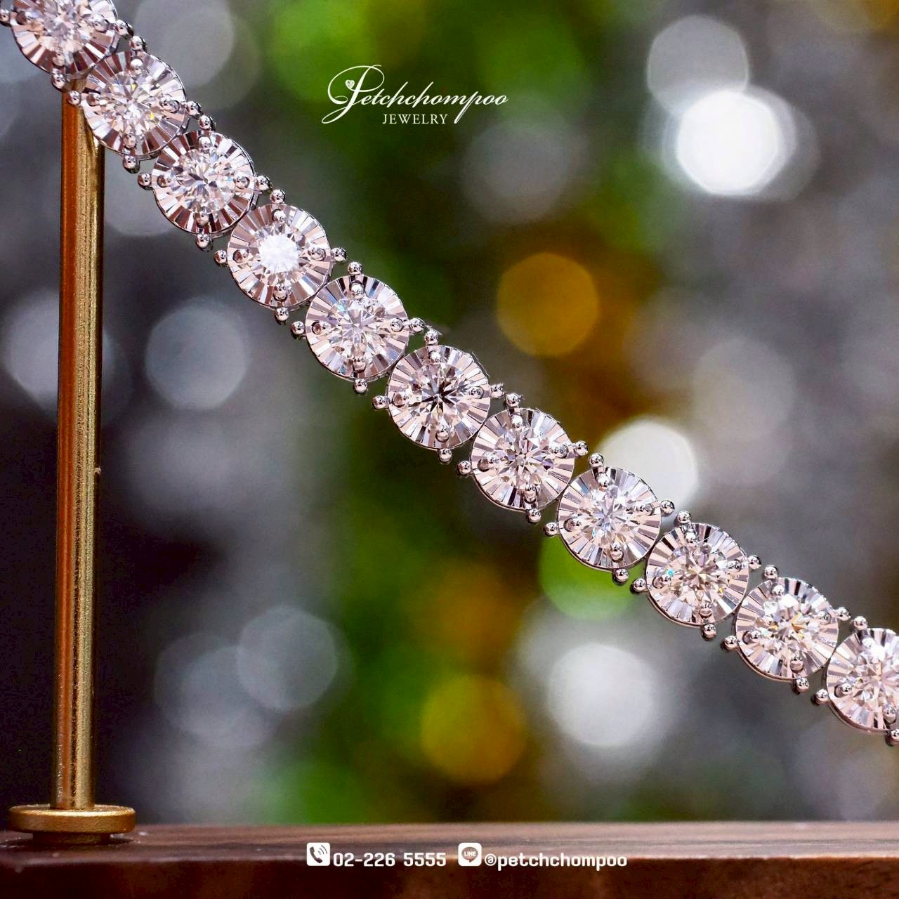 [30110] Radiant Rhythm™ — 7.33 ct Diamond Tennis Bracelet with 0.30 ct Stones  289,000 