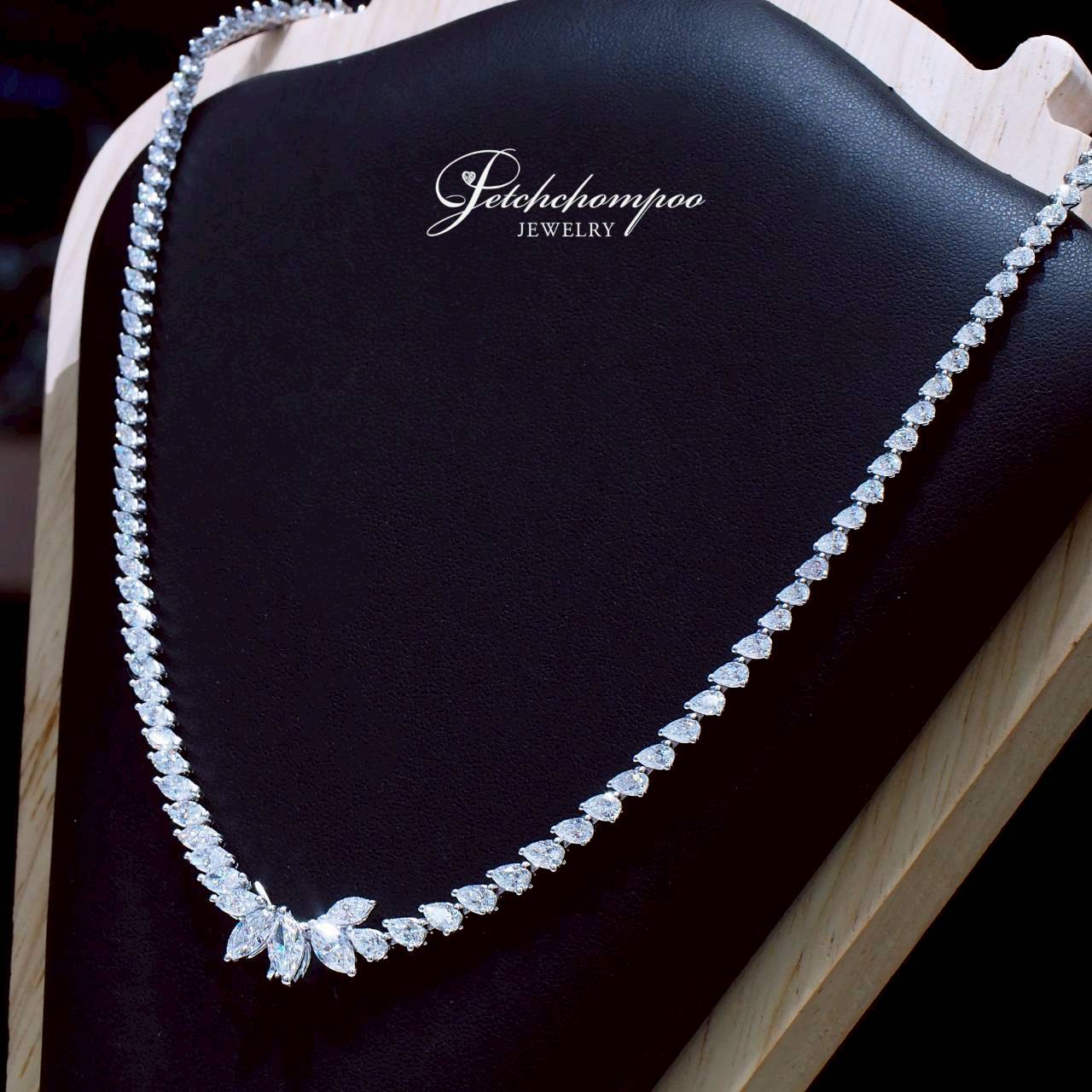 [28649] Royal Marquise Cascade diamond necklace, selected 7.97 carats  459,000 