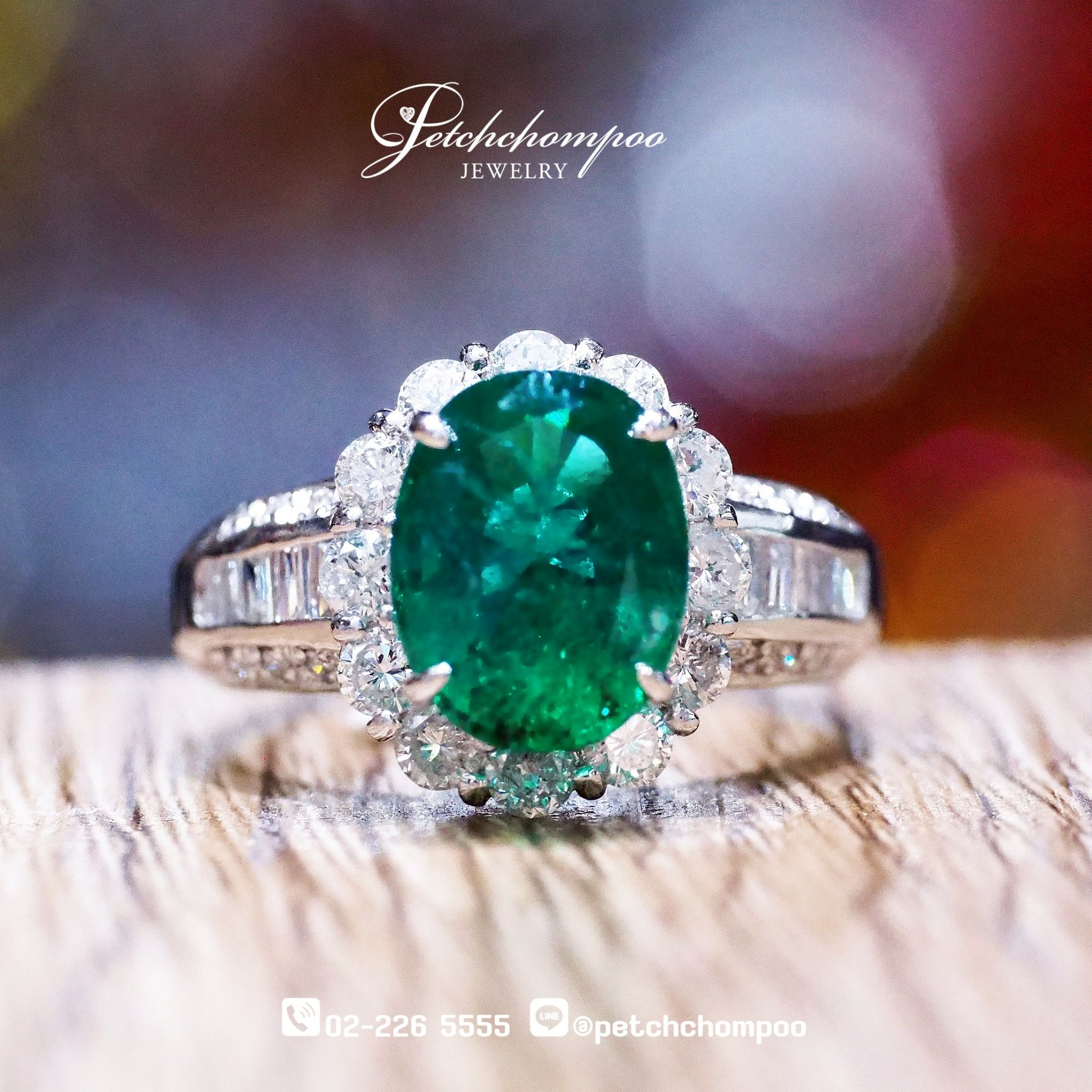 [29140] Zambia emerald with  diamond ring Discount 55,500