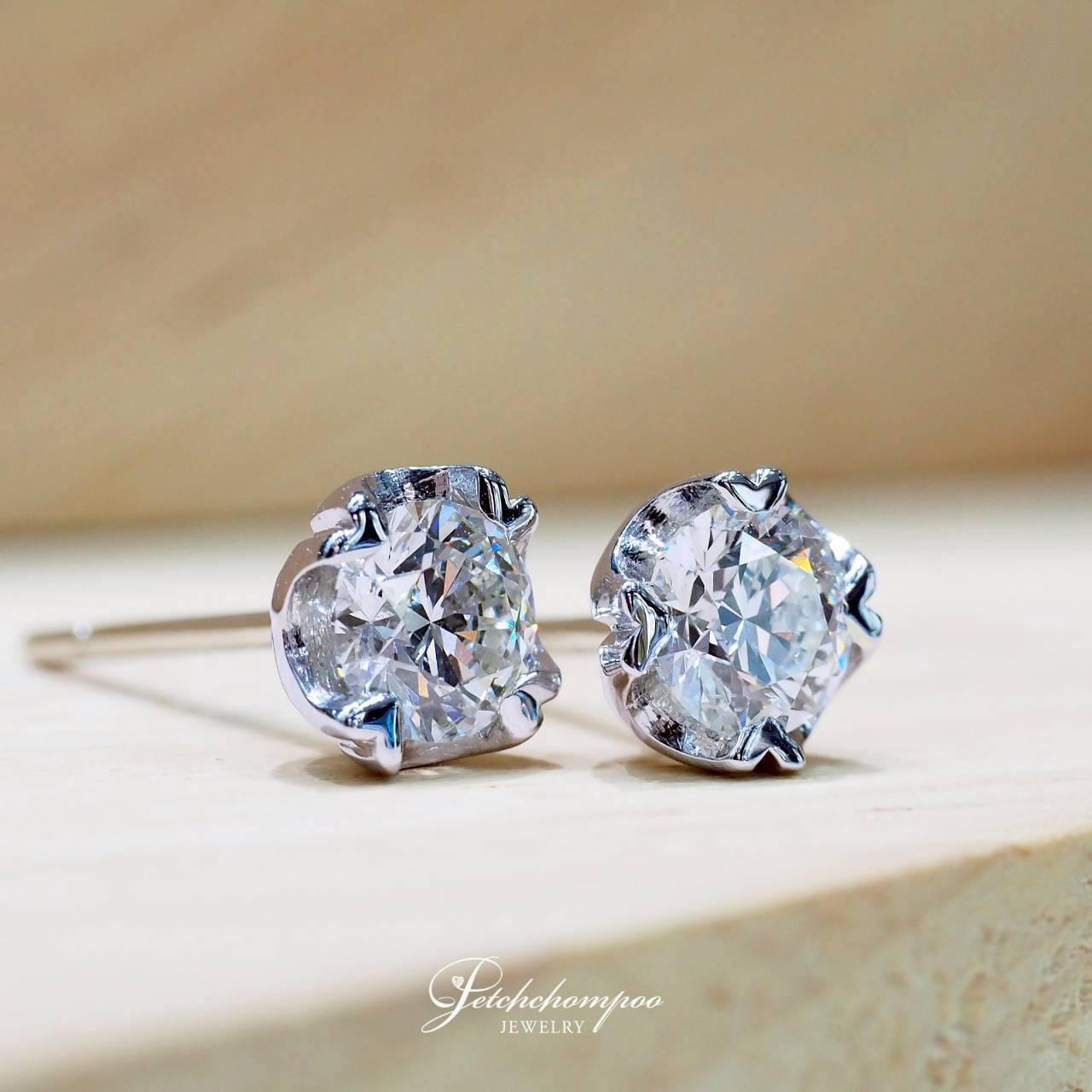 [30737] Classic Radiant Solitaire diamond earrings, 40 points each.  39,000 