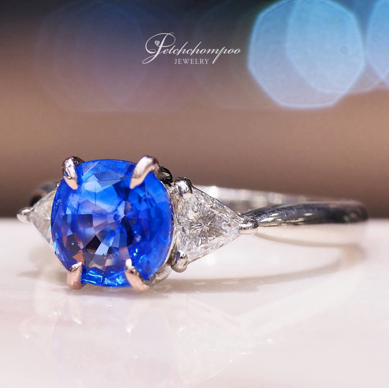[31145] แหวนไพลินศรีลังกาเผาเก่า Lumina Azure 1.87 กะรัต ดีไซน์บ่าข้างเพชรทรงหยดน้ำ  39,000 
